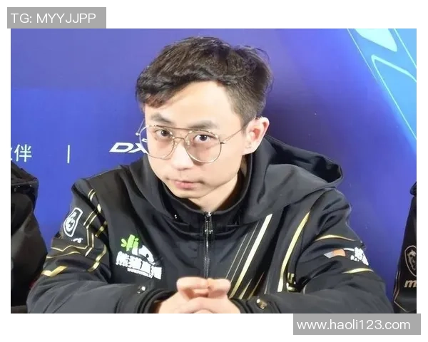 水晶哥搞笑解说LPL精彩瞬间圣枪哥求救与主播欢乐互动